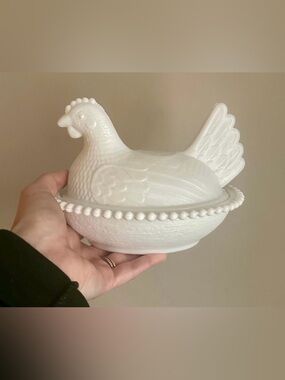 Vintage Indiana Glass White Milk Glass Hen on Nest